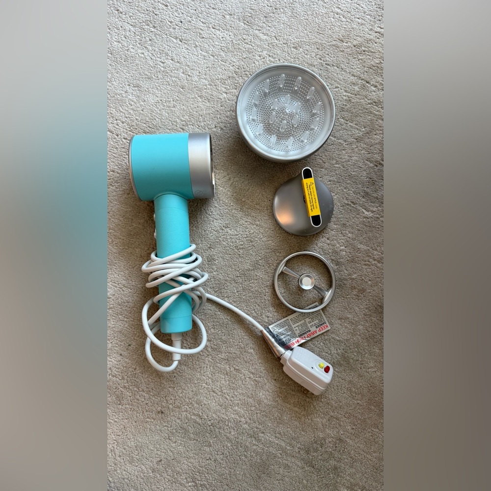 Zuvi hairdryer with 3 attachments NWOB